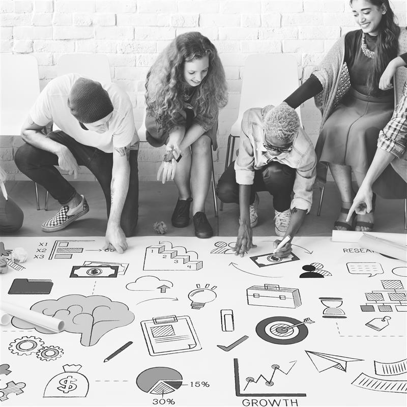 Accompagner autrement : approches créatives et sensorielles